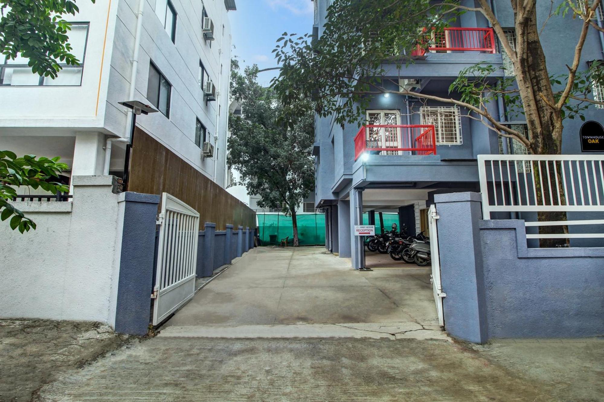 Super Collection O Grey House Hotel Pune Ngoại thất bức ảnh